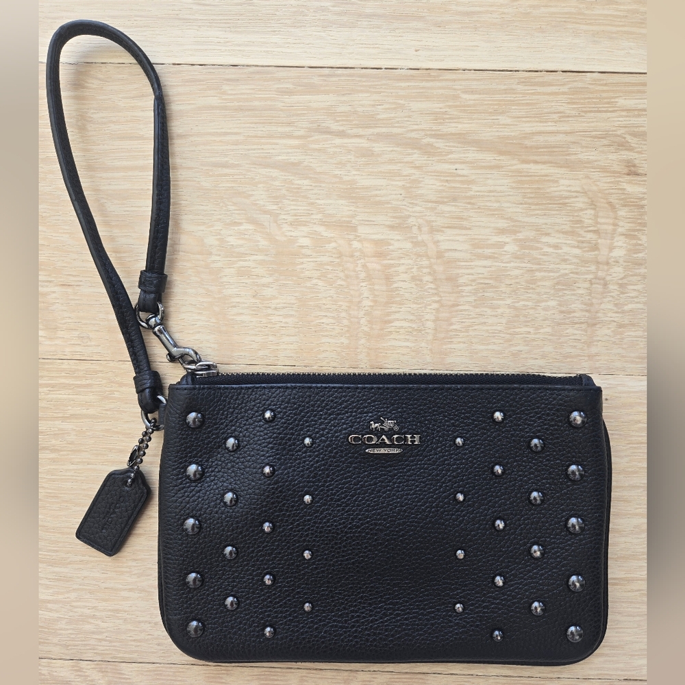 Coach Clutch Wristlet Black Pebble Leather Gunmetal Rivets, w/ Dust Cover Bag